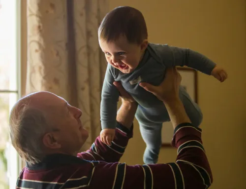 Bambini e anziani, un equilibrio diventato più fragile